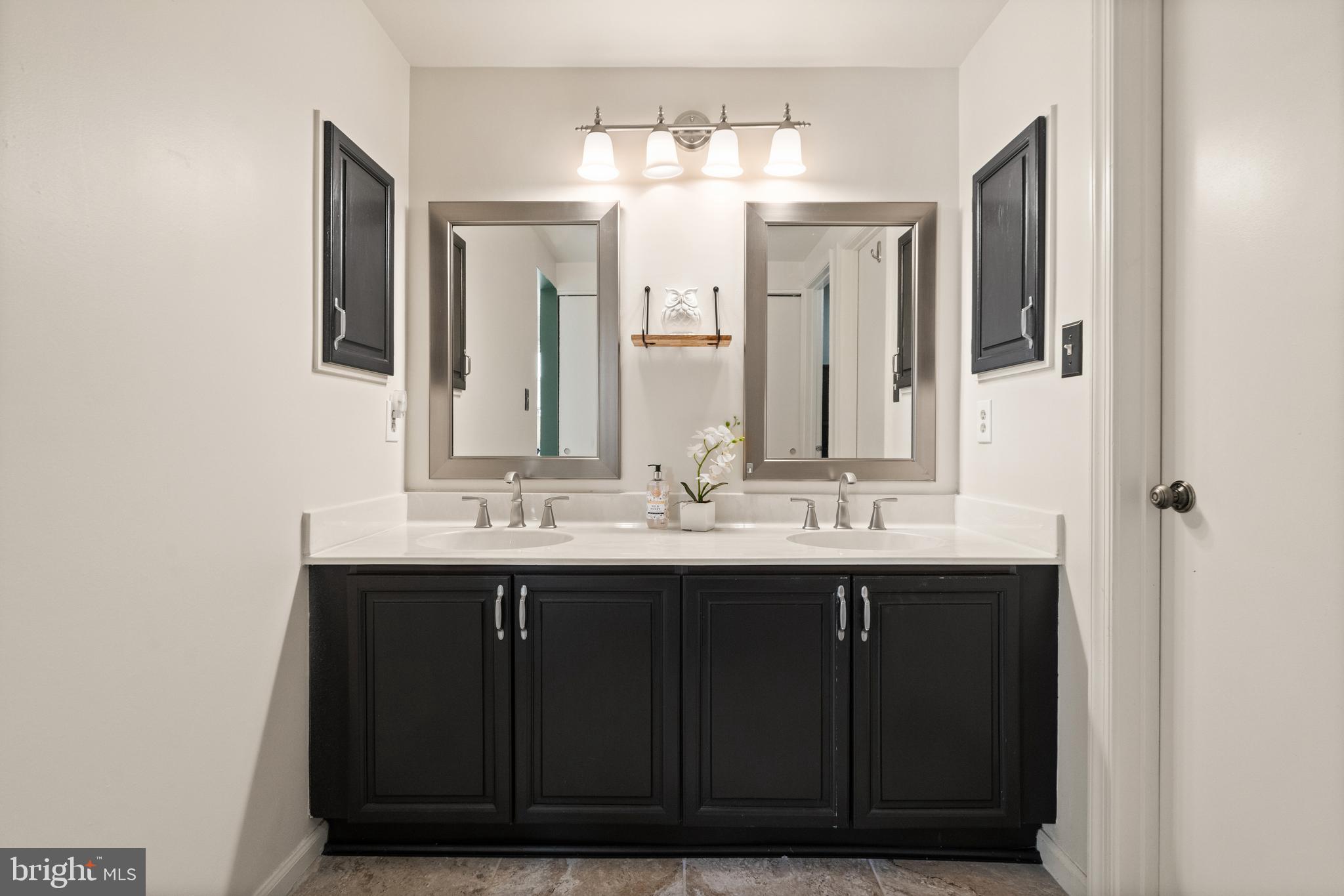 3355 Lakeside View Dr #8-4