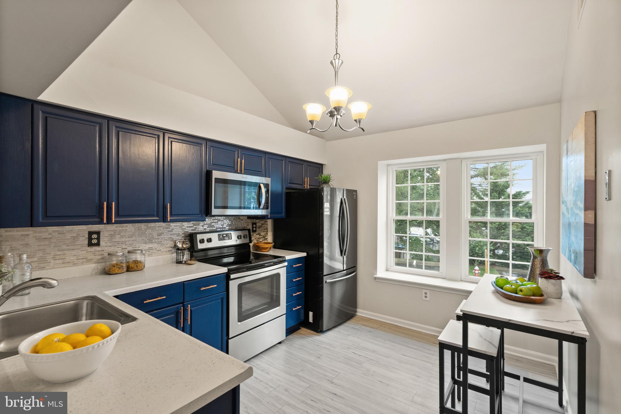 3355 Lakeside View Dr #8-4