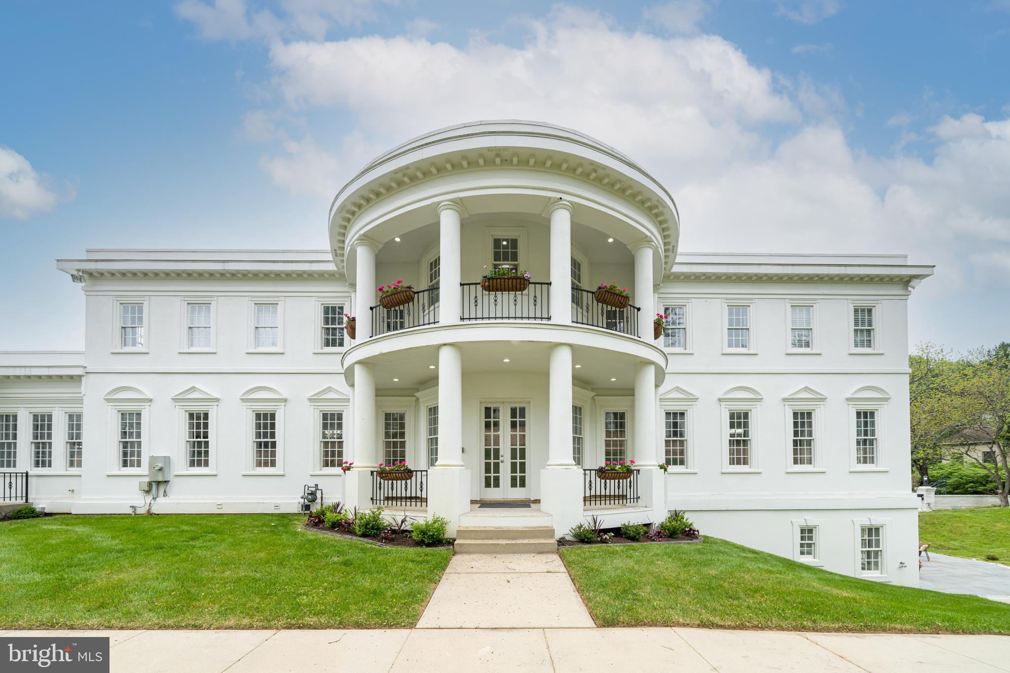 1111 TOWLSTON RD