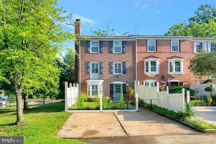 4340 Birchlake Ct
