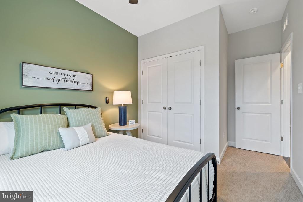 4386 Fair Lakes Ct