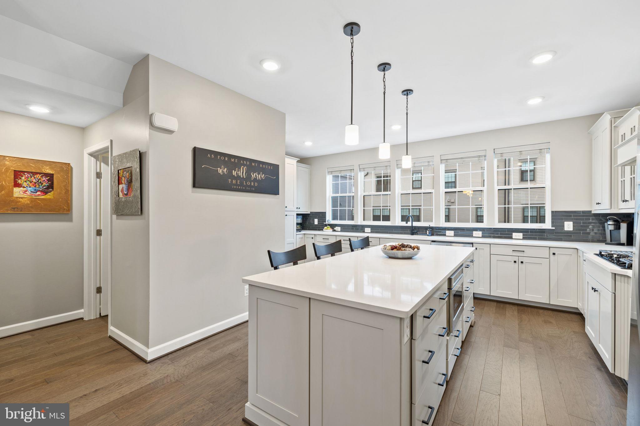 4386 Fair Lakes Ct