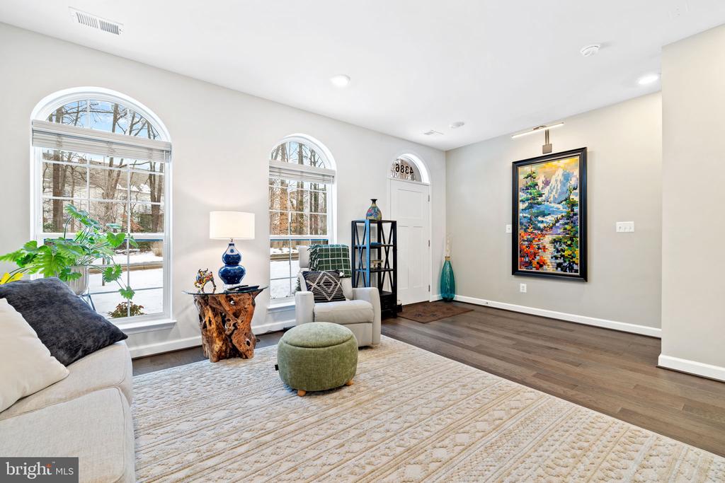 4386 Fair Lakes Ct