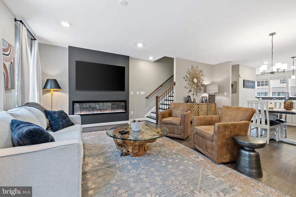 4386 Fair Lakes Ct