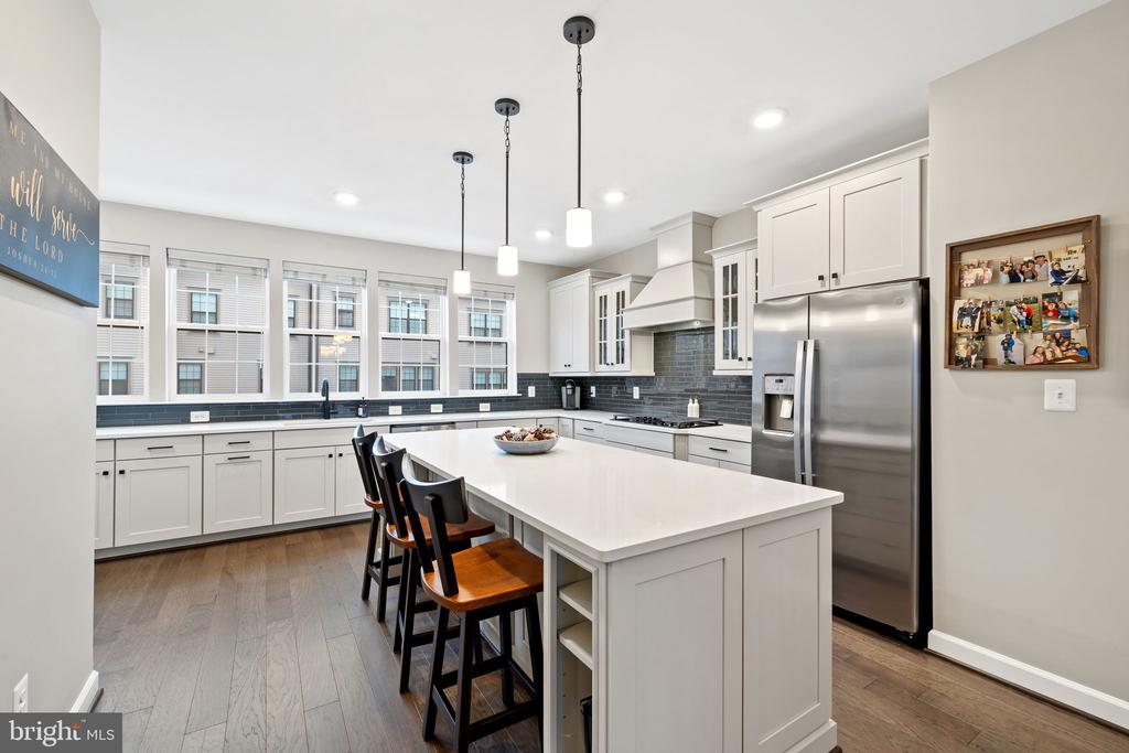 4386 Fair Lakes Ct