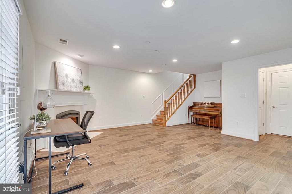 7008 EASTERN RED CEDAR LN