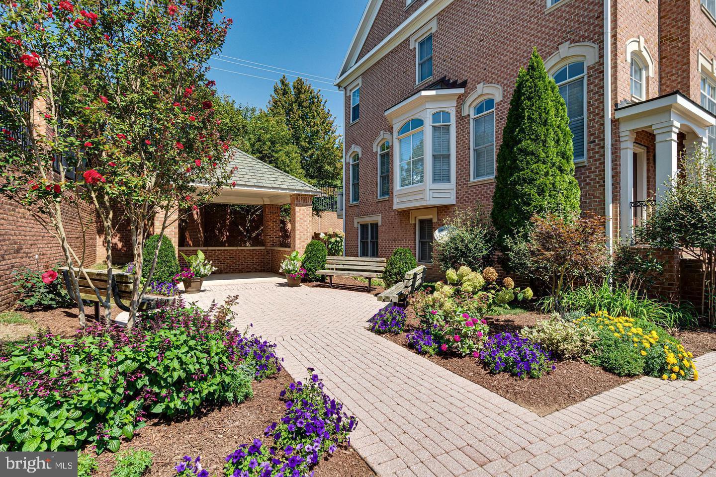 7008 EASTERN RED CEDAR LN