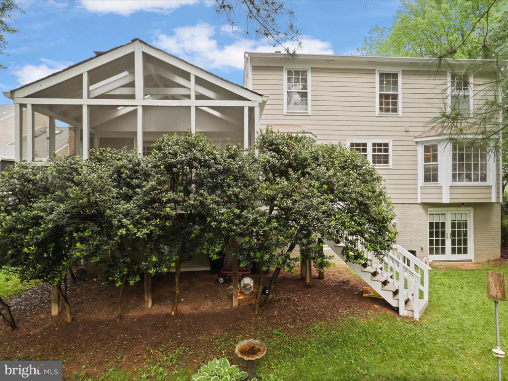 1612 Autumnwood Dr
