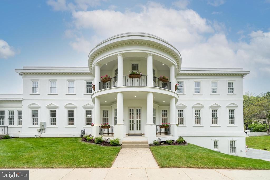1111 TOWLSTON ROAD