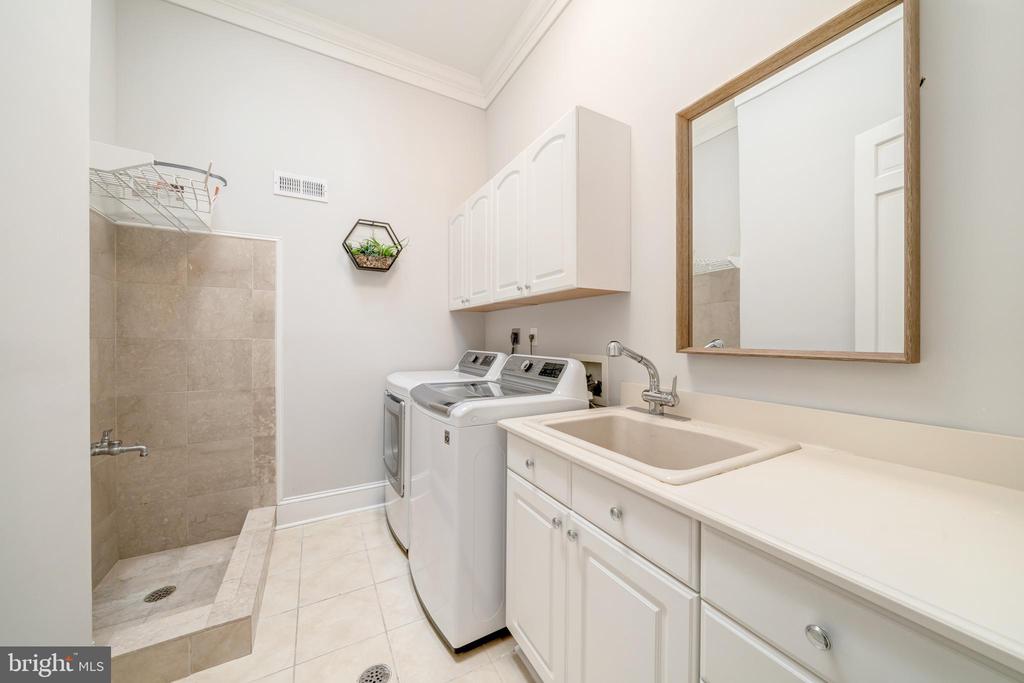 1111 TOWLSTON ROAD