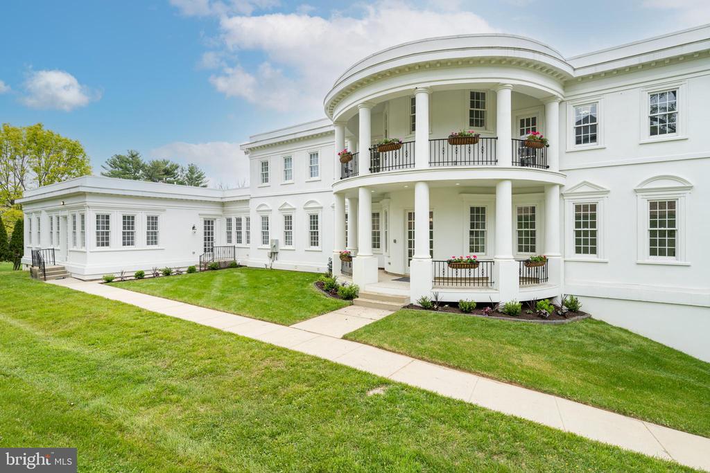 1111 TOWLSTON ROAD