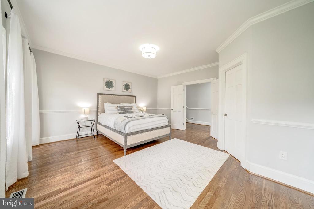 1111 TOWLSTON ROAD