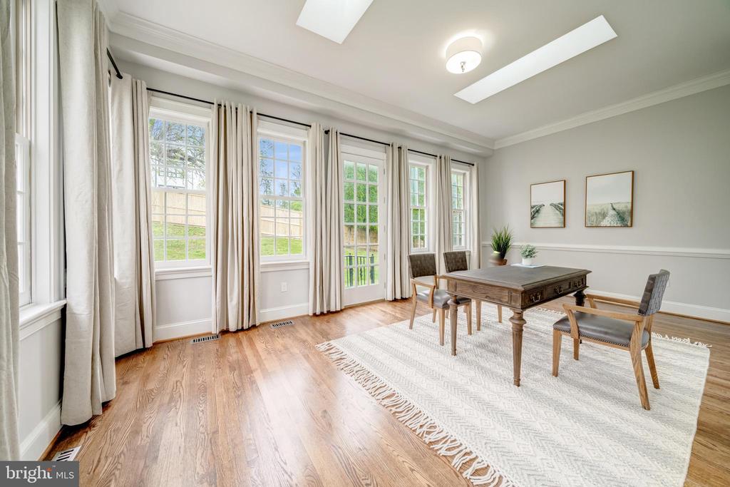 1111 TOWLSTON ROAD