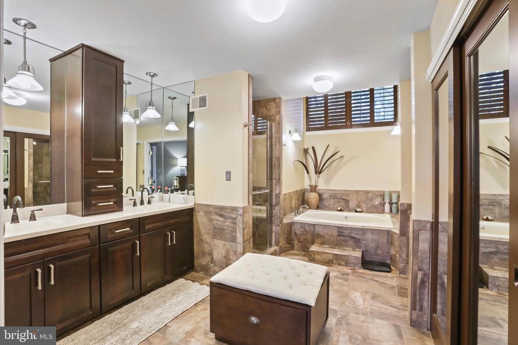 11218 HARBOR COURT