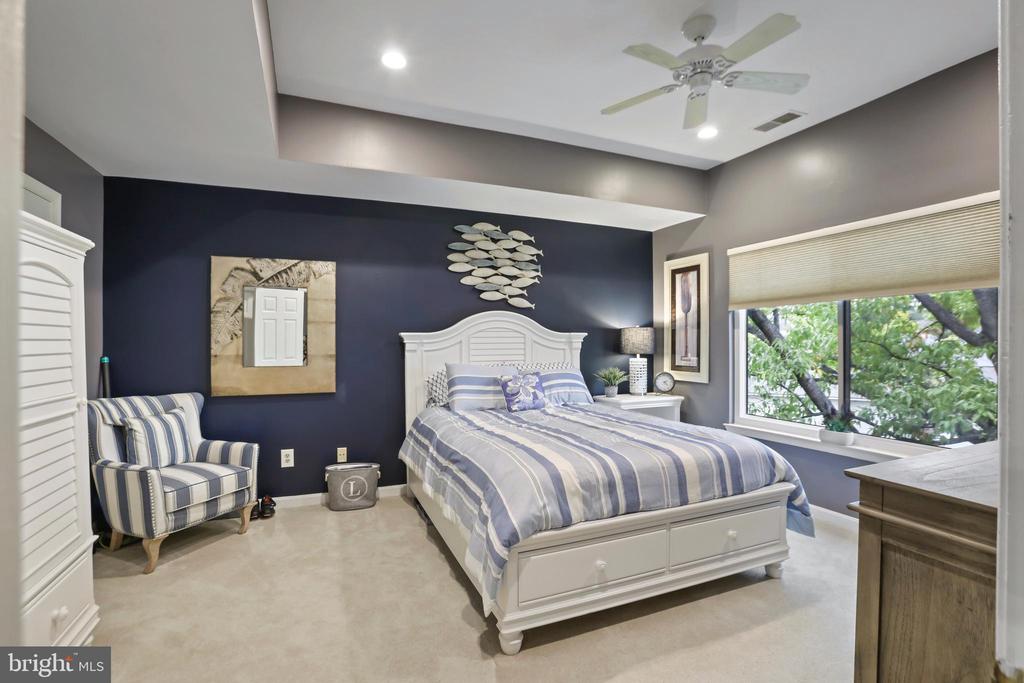 11218 HARBOR COURT