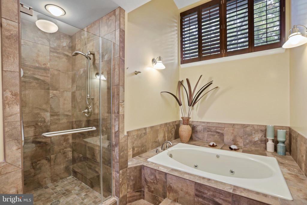 11218 HARBOR COURT