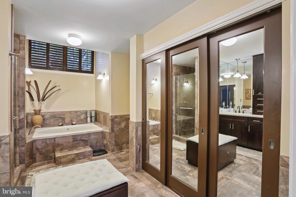 11218 HARBOR COURT