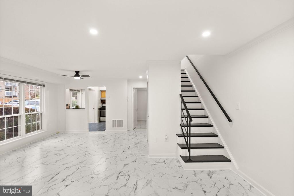 1949 KENNEDY DRIVE