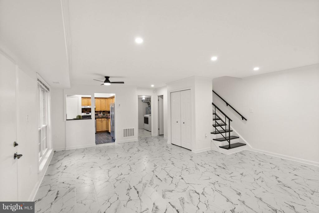 1949 KENNEDY DRIVE