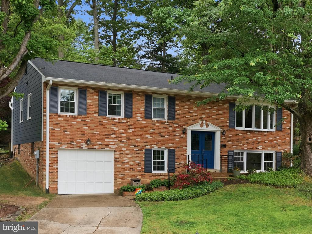 9523 ROCKPORT ROAD