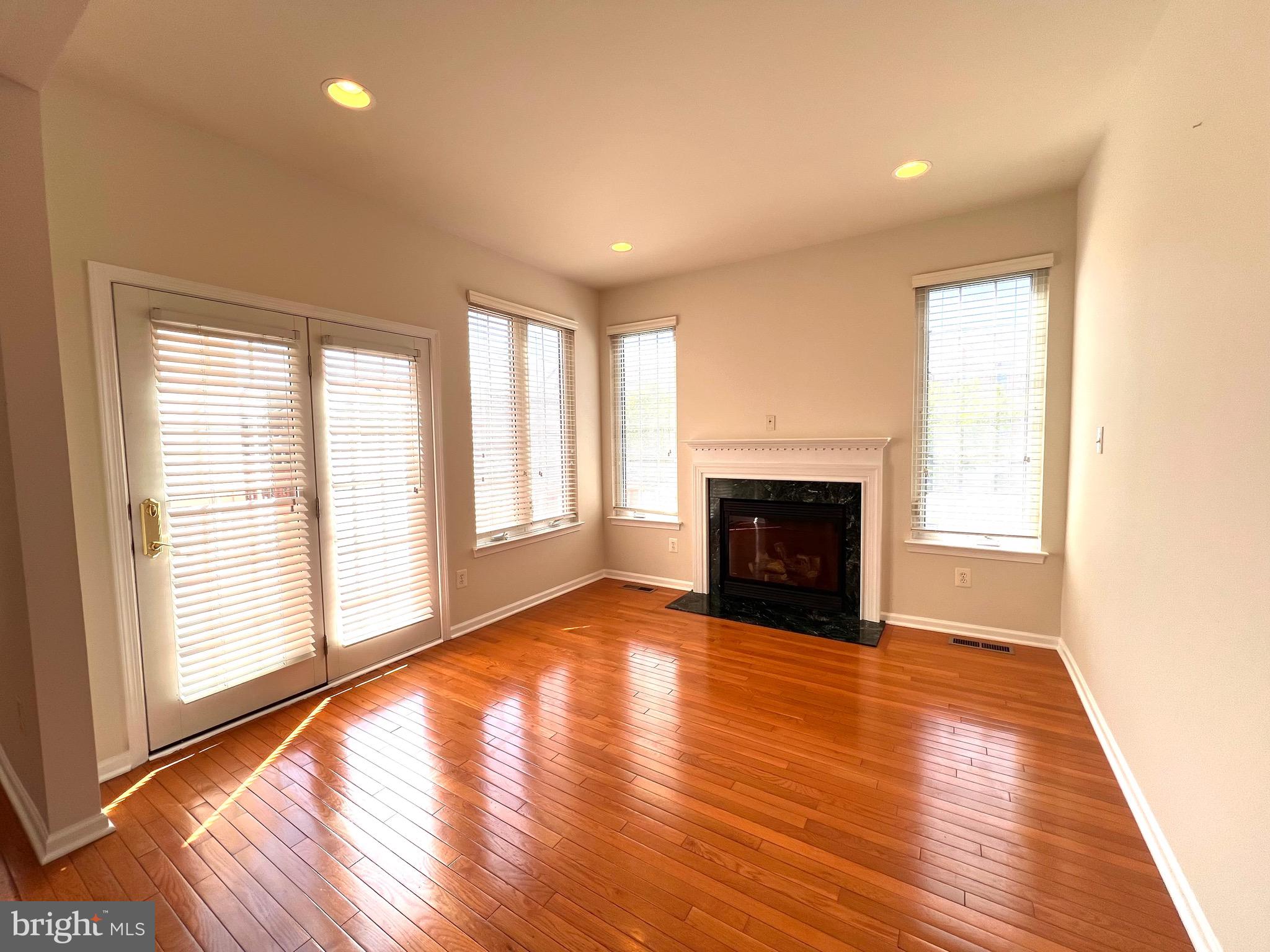 25205 Larks Ter