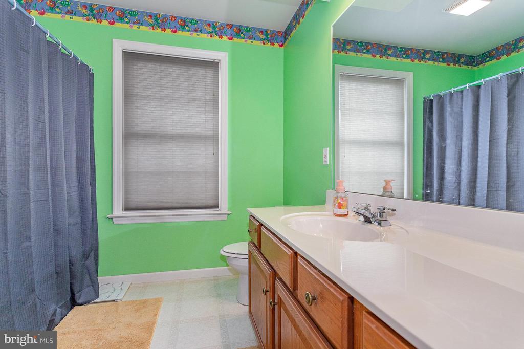 714 Veronica Ln