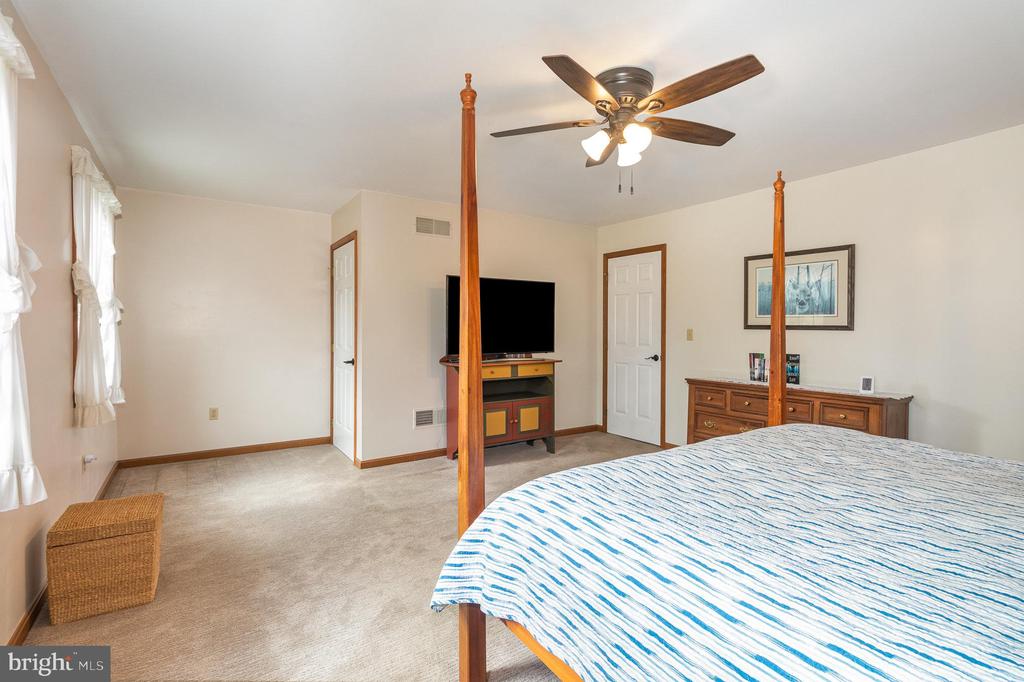 110 E Yellow Breeches Rd