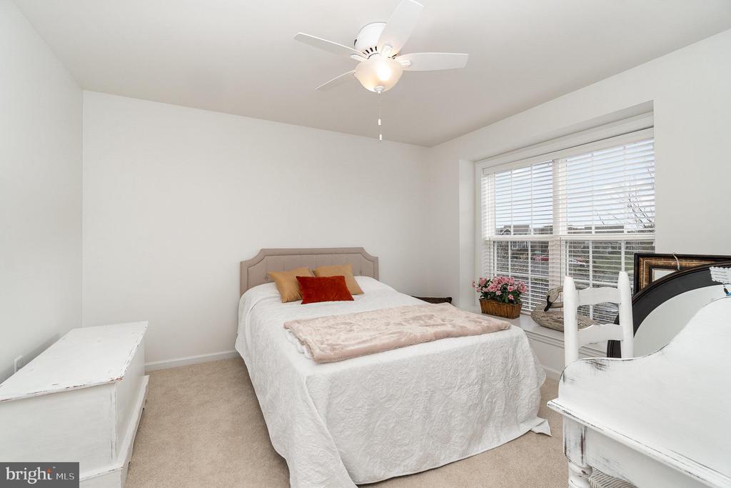 419 Old Farm Ln
