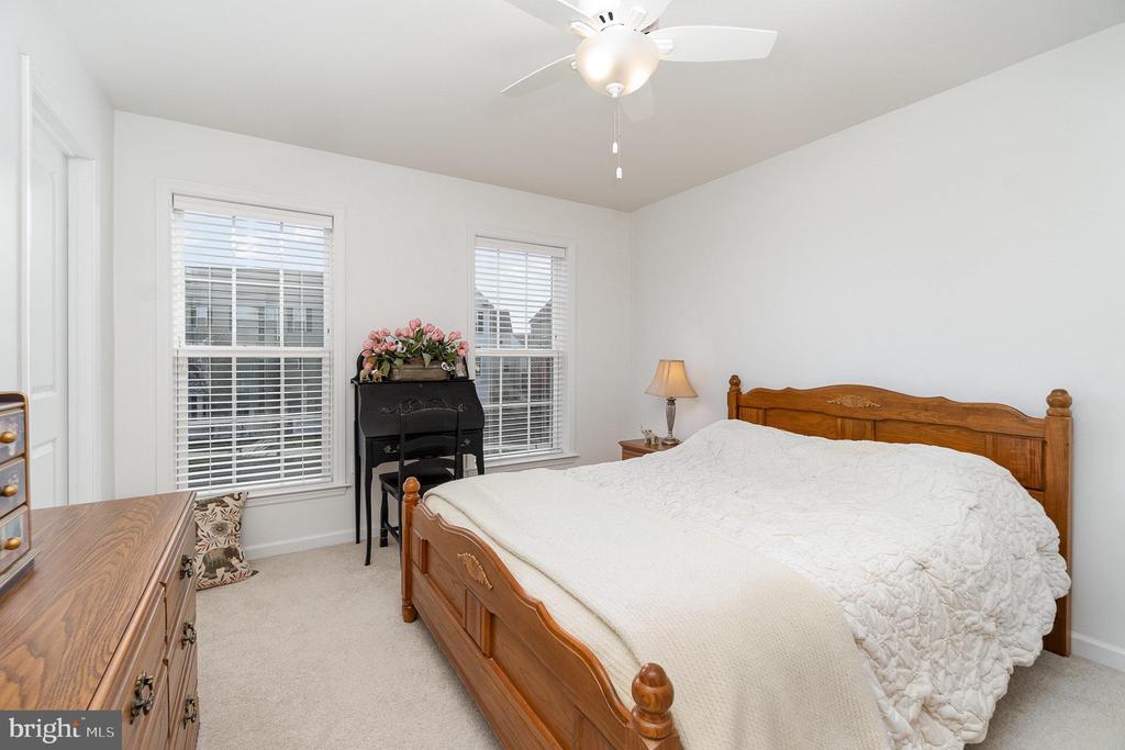 419 Old Farm Ln