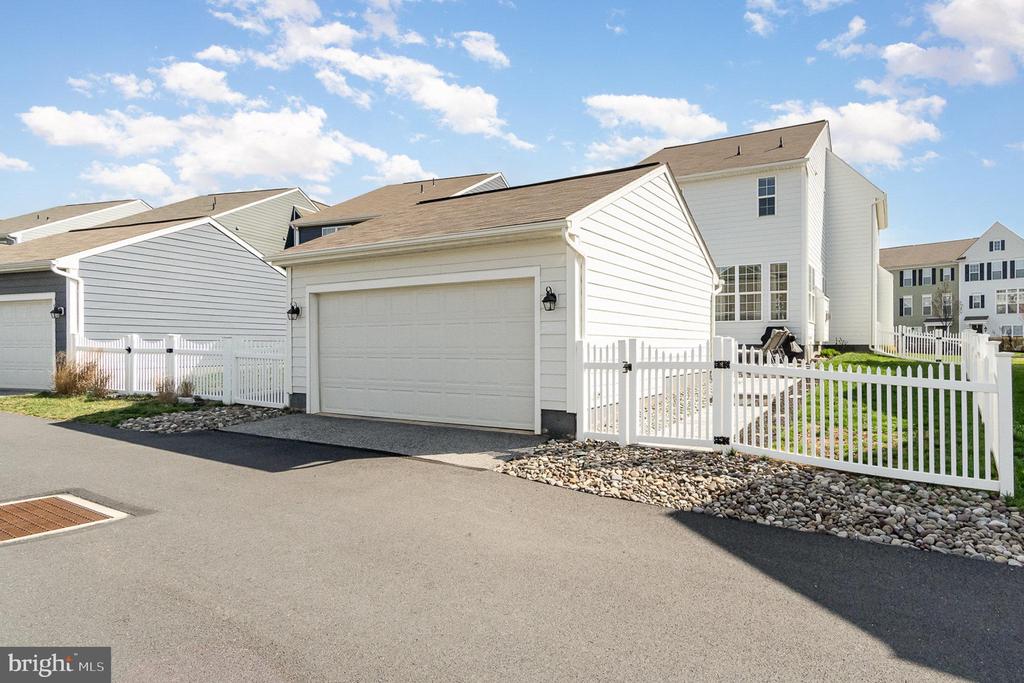 419 Old Farm Ln