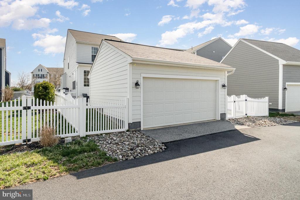 419 Old Farm Ln