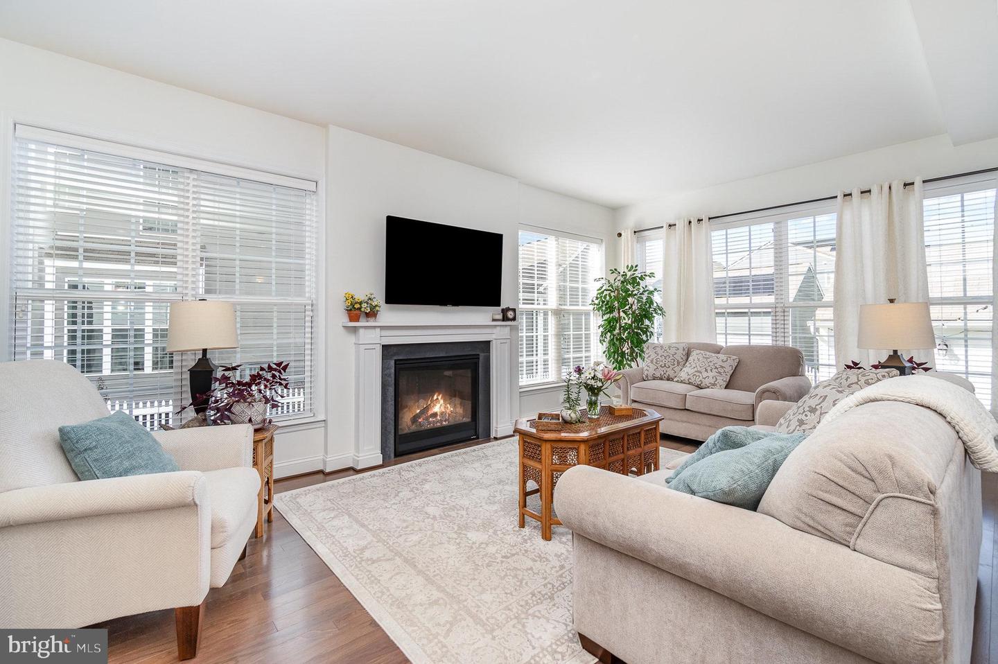 419 Old Farm Ln