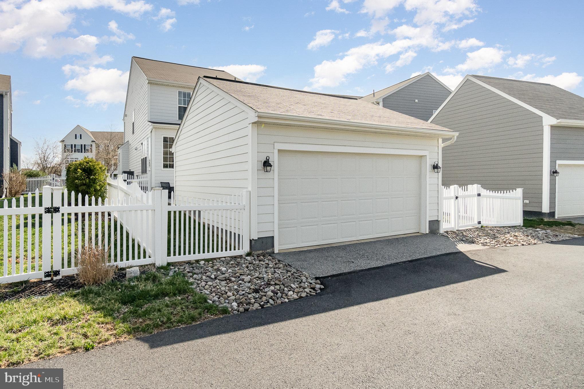 419 Old Farm Ln