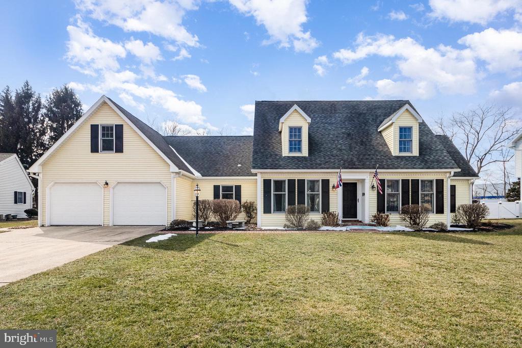 815 WELLINGTON DR