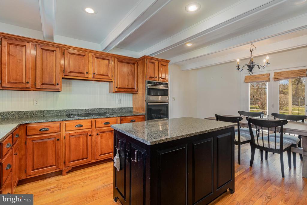 815 WELLINGTON DR