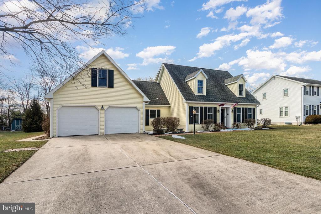 815 WELLINGTON DR