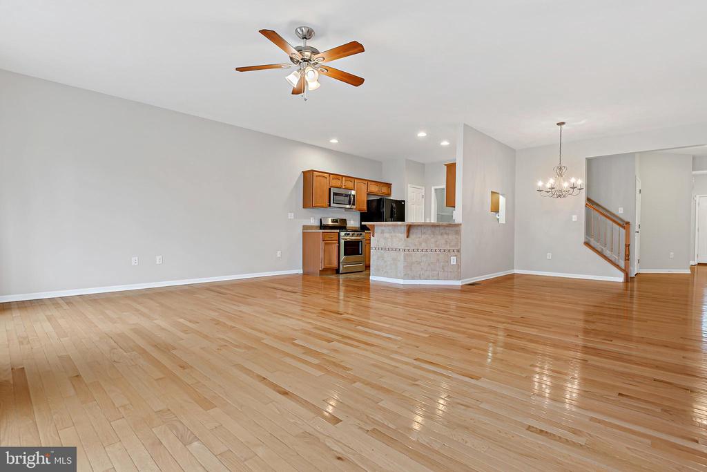 215 STONEHEDGE DR