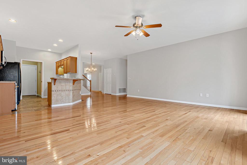 215 STONEHEDGE DR