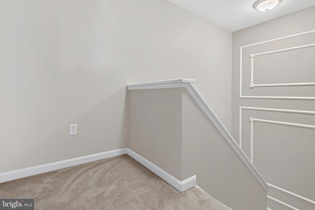 215 STONEHEDGE DR