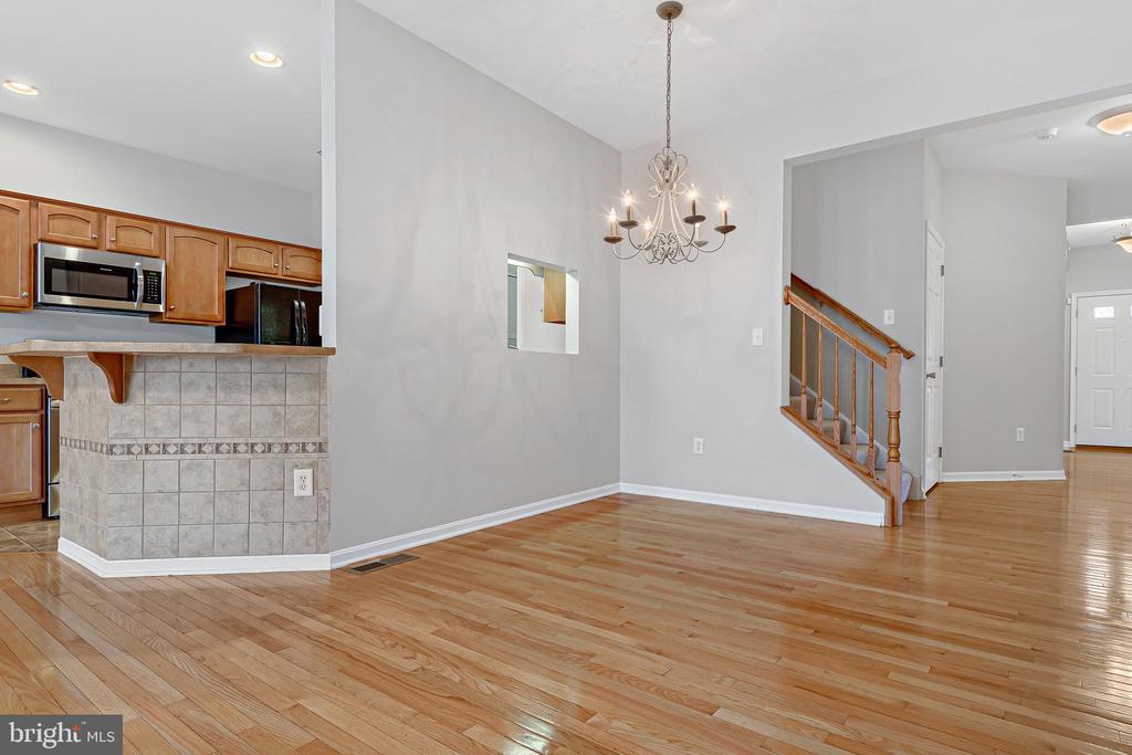 215 STONEHEDGE DR