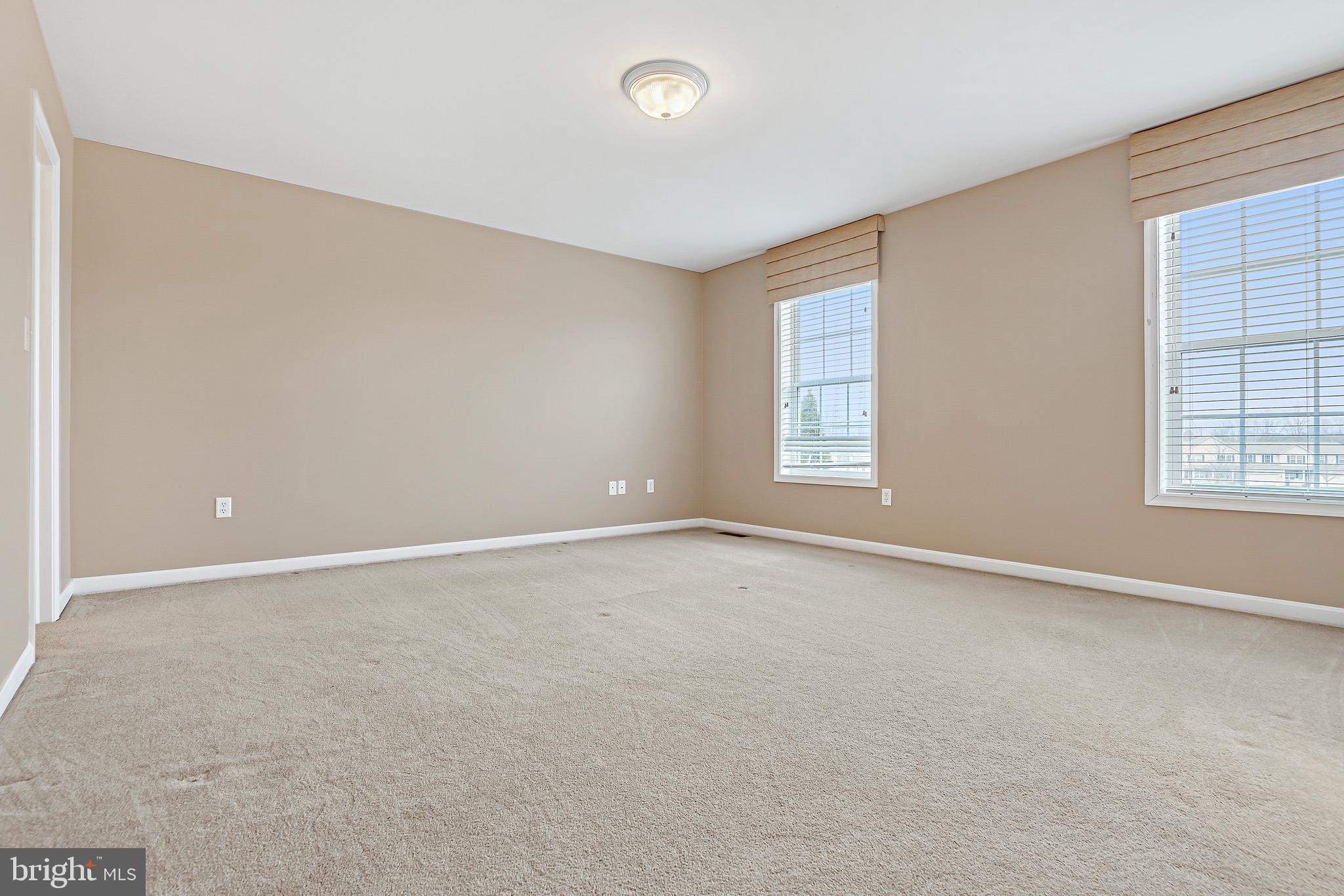 215 STONEHEDGE DR