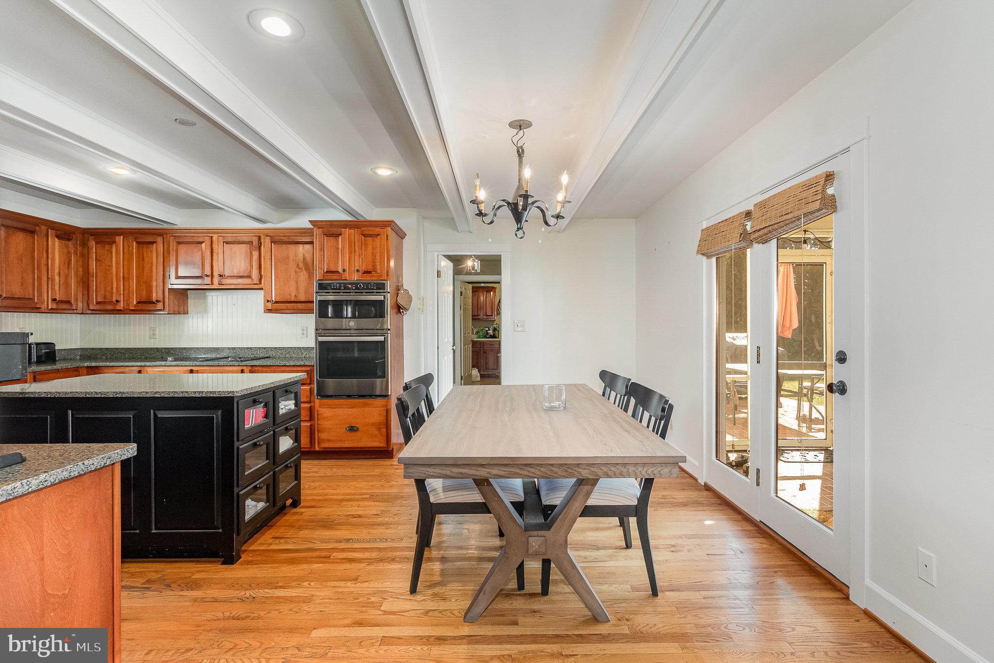 815 WELLINGTON DRIVE