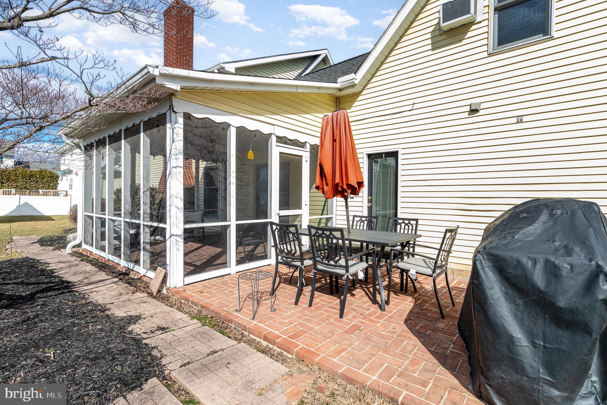 815 WELLINGTON DRIVE