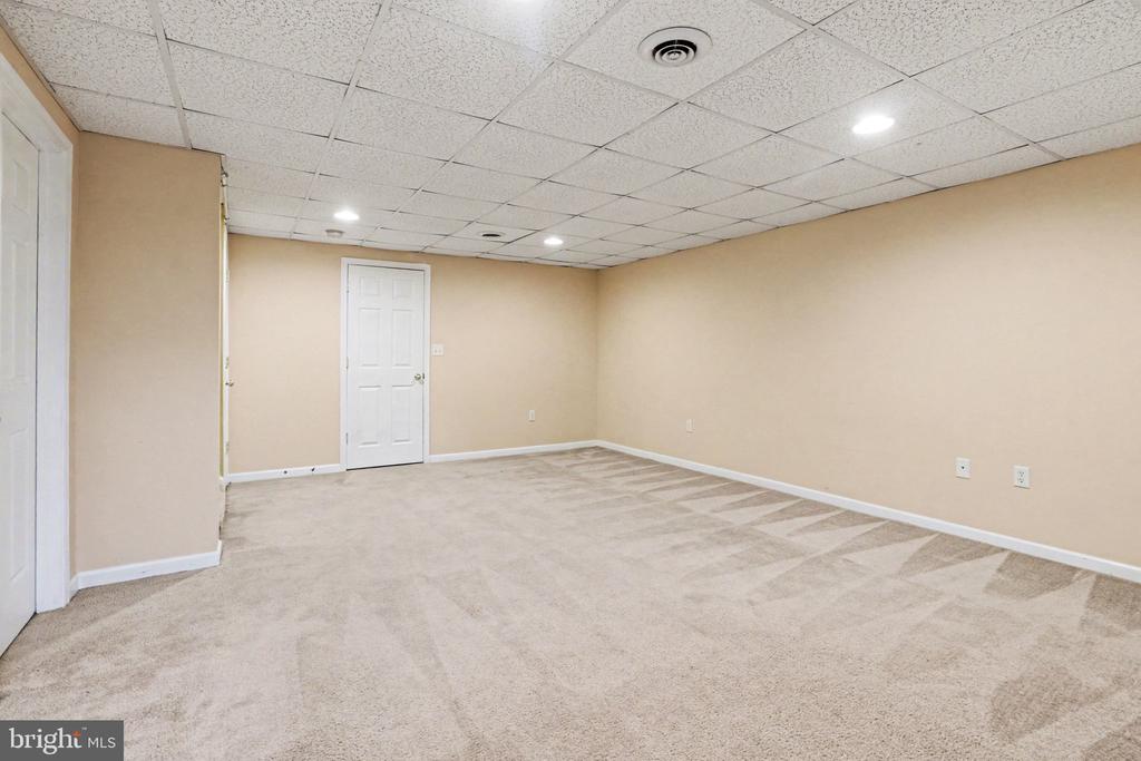 1167 CROSS CREEK DRIVE