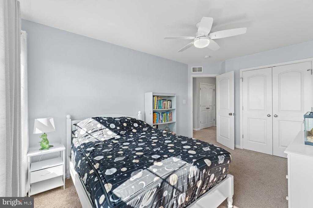 727 JONATHAN COURT