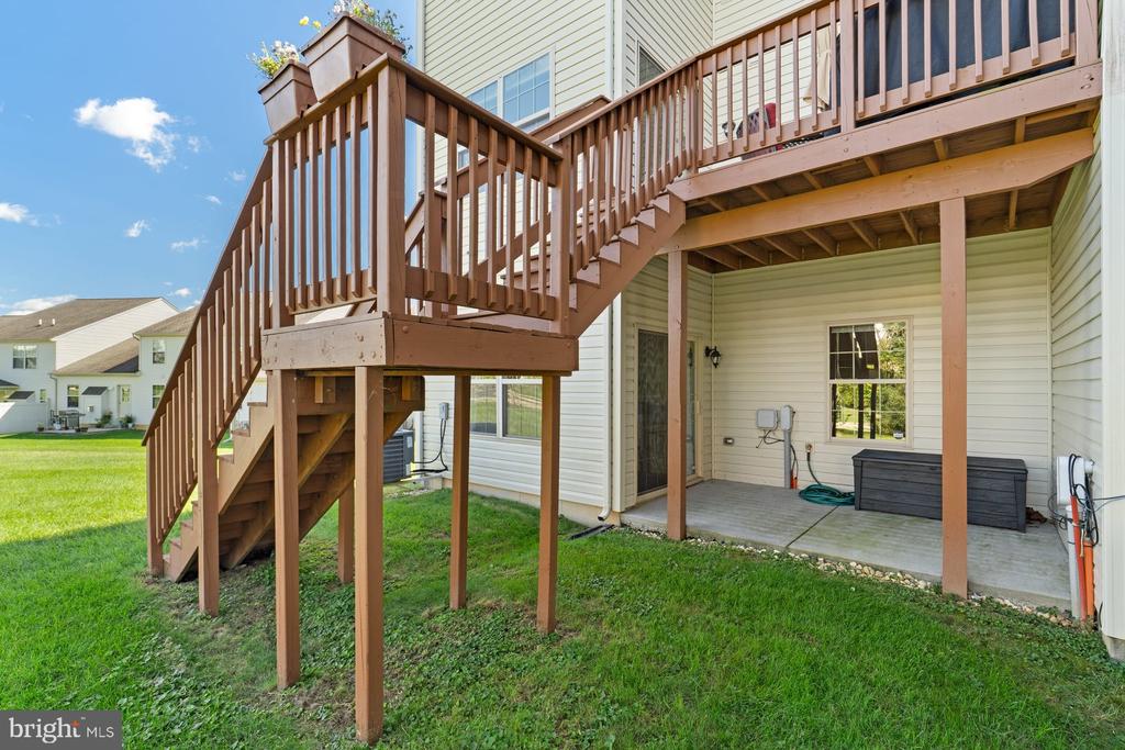 727 JONATHAN COURT