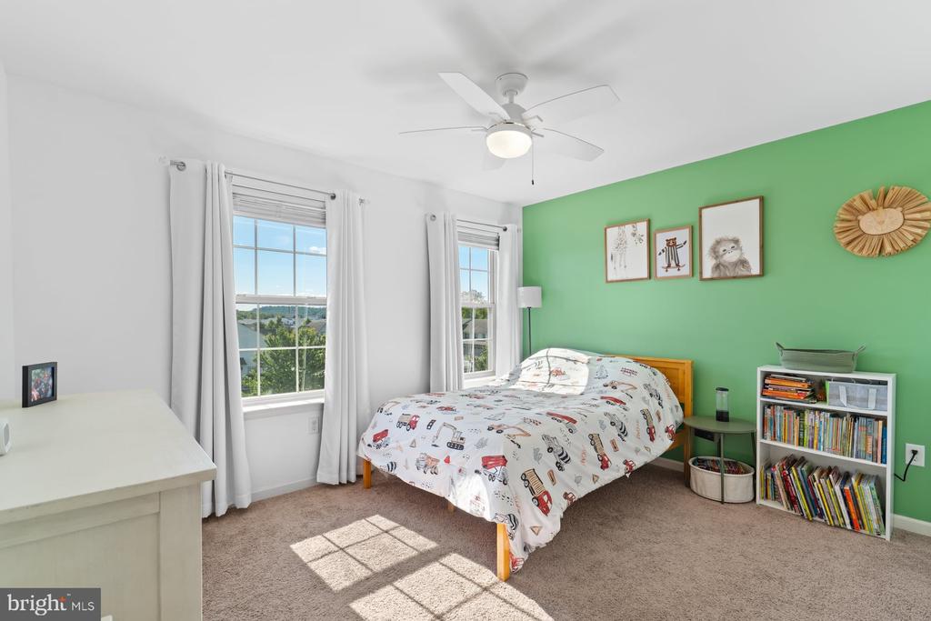 727 JONATHAN COURT