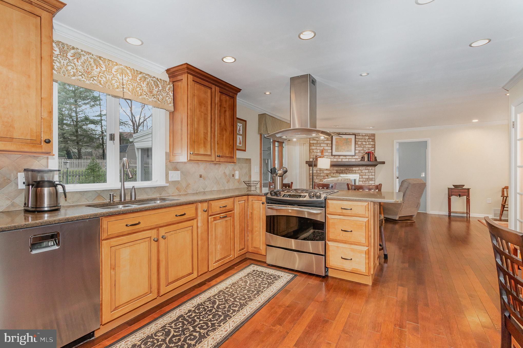 803 Plymouth Rd