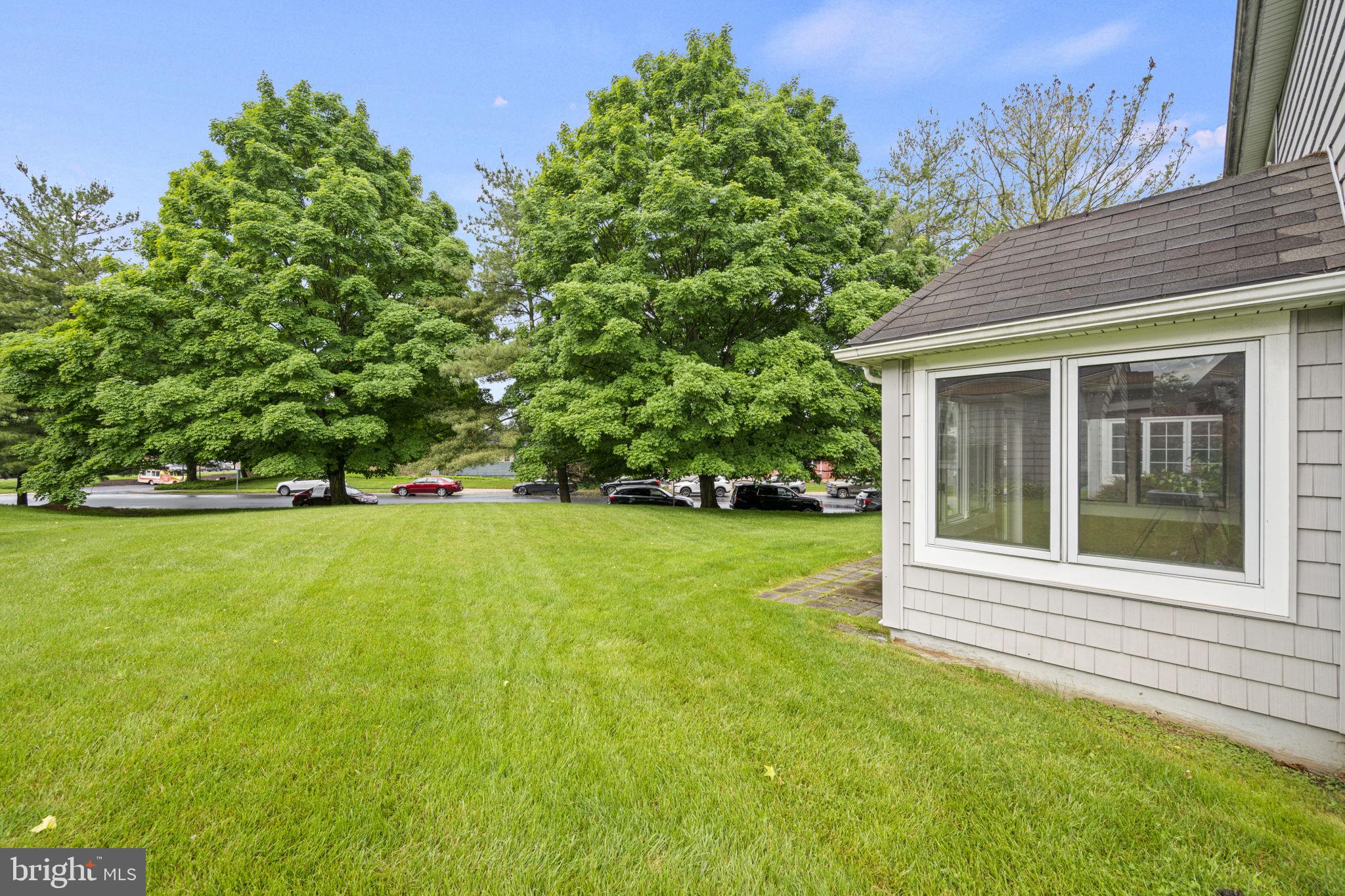 262 Crescent Dr