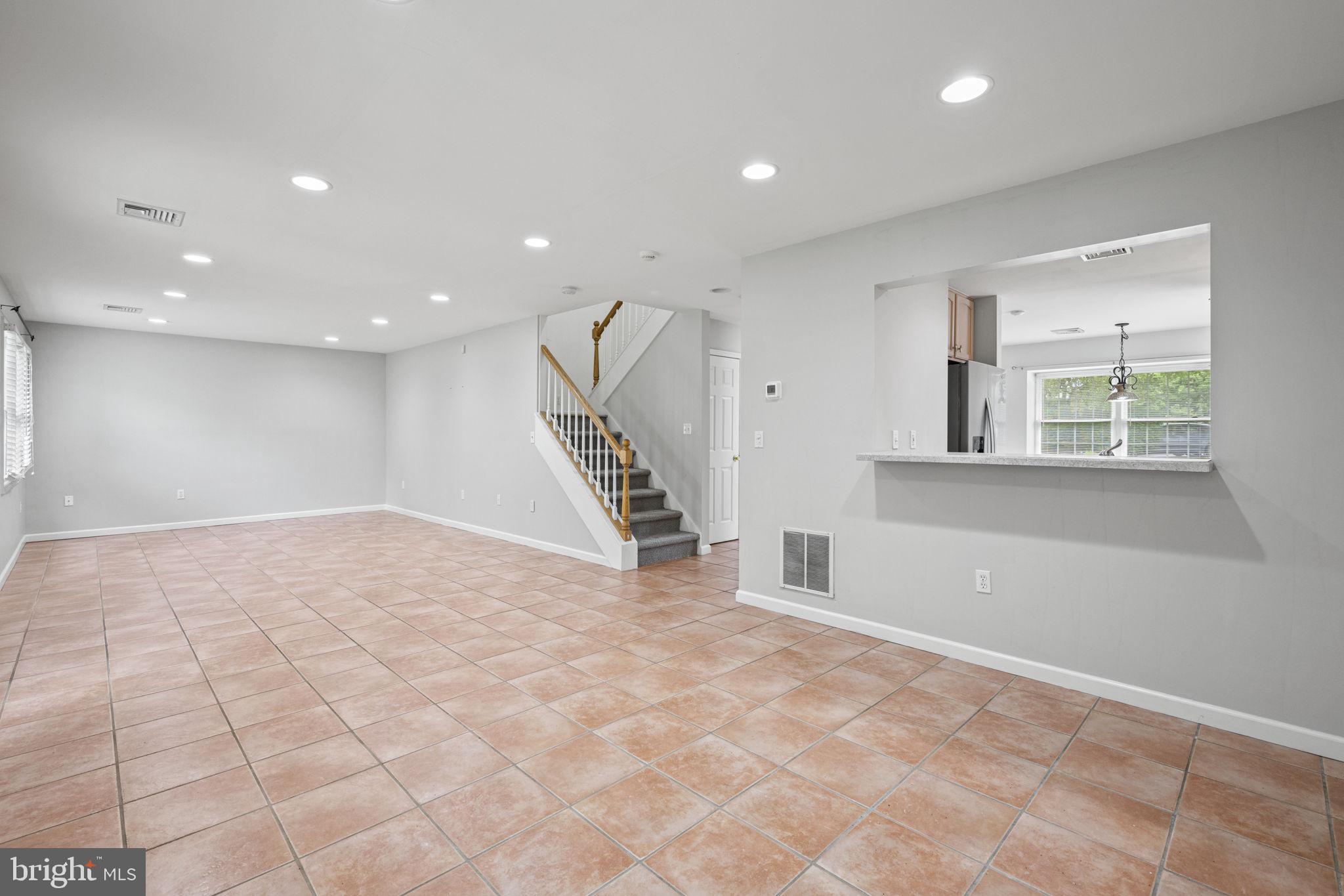 262 Crescent Dr